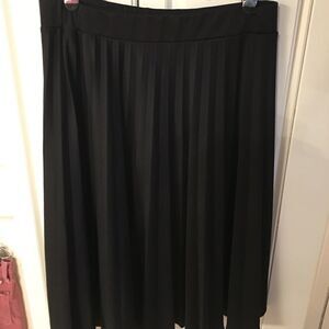 15 Knit Pleat Suit Skirt